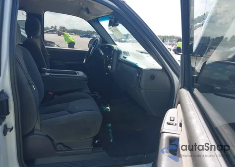 2003 Chevrolet Silverado 1500 Ls z USA, uszkodzony, nr VIN 2GCEC19V631156876